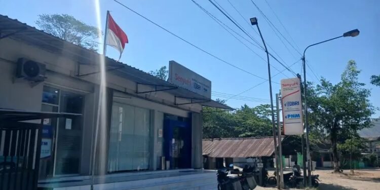Gedung Kantor BRI Unit Kebonagung berdiri di pinggir jalan raya di Kabupaten Pacitan, Jawa Timur, Rabu (23/9/2026). (Foto: Istimewa)