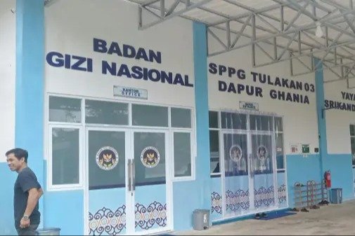 Suasana di area bangunan Satuan Pelayanan Pemenuhan Gizi (SPPG) Tulakan 03 Dapur Ghania yang berdiri di Desa Bungur, Kecamatan Tulakan, Pacitan. (Foto: Istimewa)