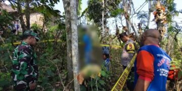 Ditemukan Meninggal Tergantung di Kebun, Warga Desa Jeruk Pacitan Dievakuasi Petugas Gabungan