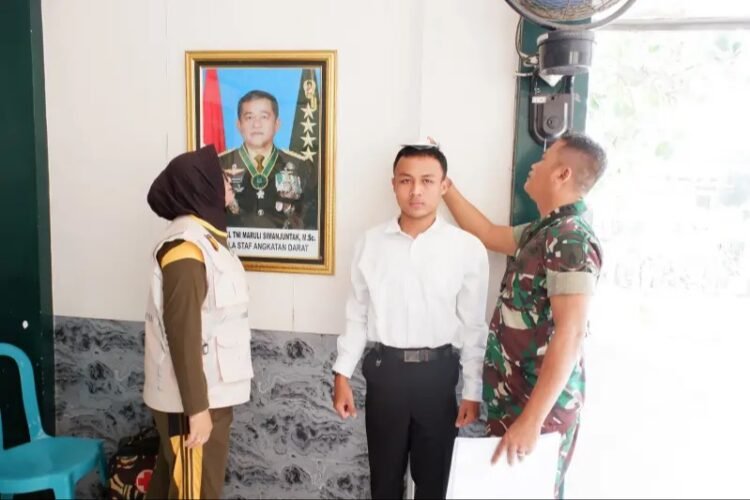Pastikan Keabsahan Data, Kodim 0801/Pacitan Verifikasi Administrasi dan Fisik Calon Bintara-Tamtama Pastikan Keabsahan Data, Kodim 0801/Pacitan Verifikasi Administrasi dan Fisik Calon Bintara-Tamtama
