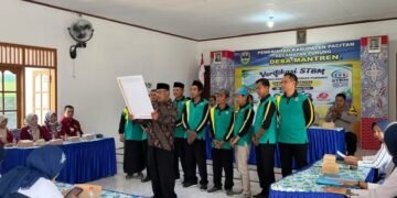 Babinsa Koramil 0801/10 Punung Dampingi Tim Kabupaten Verifikasi Sanitasi Desa Mantren Babinsa Koramil 0801/10 Punung Dampingi Tim Kabupaten Verifikasi Sanitasi Desa Mantren