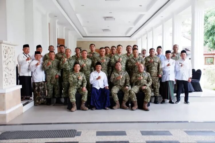 Tim Verval Mabes TNI Temui Bupati Pacitan Matangkan Kesiapan Verifikasi Koperasi Merah Putih Tim Verval Mabes TNI Temui Bupati Pacitan Matangkan Kesiapan Verifikasi Koperasi Merah Putih