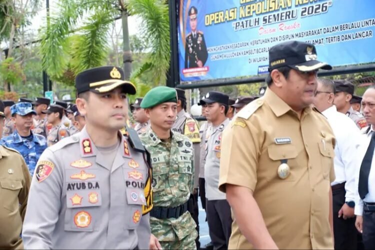 Apel Gelar Pasukan Operasi Patuh Semeru 2026 Digelar di Pacitan, Sinergi TNI-Polri Siap Tekan Angka Kecelakaan Apel Gelar Pasukan Operasi Patuh Semeru 2026 Digelar di Pacitan, Sinergi TNI-Polri Siap Tekan Angka Kecelakaan