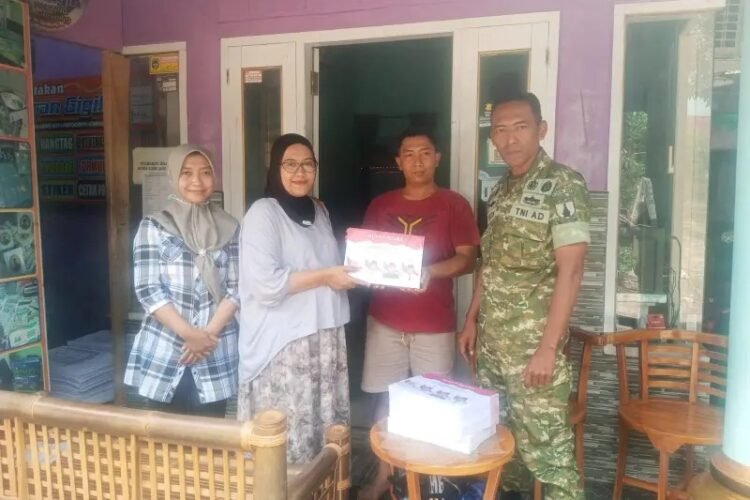 Koramil 0801/08 Punung Kawal Ketat Pengambilan dan Pelipatan Surat Suara Pilkades Sooka Koramil 0801/08 Punung Kawal Ketat Pengambilan dan Pelipatan Surat Suara Pilkades Sooka
